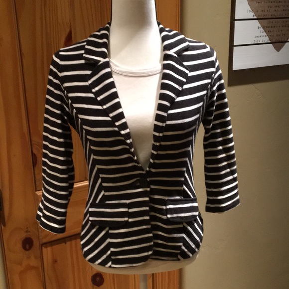 Black and white striped jacket - Picture 1 of 8